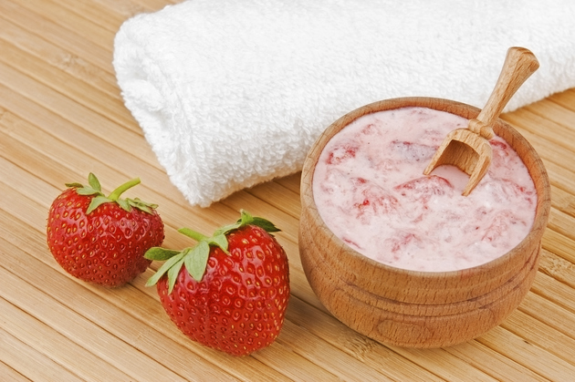 Strawberry Mask for Puffiness