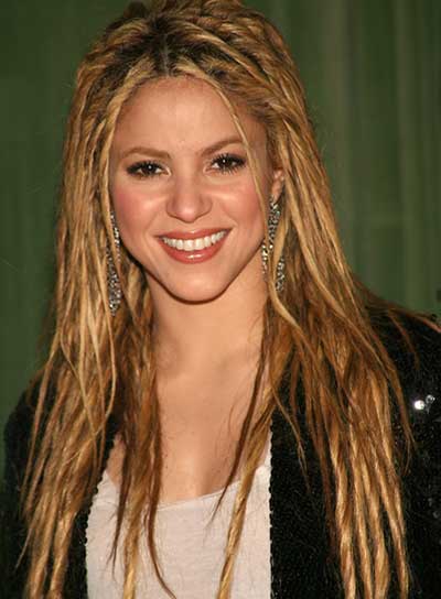 shakira-long-funky-braids-and-twists