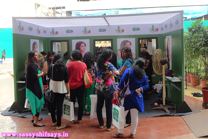 Dabur Vatika , Indiblogger, Champi, Hair Oil, Frizzy Hair, Frizz Free, Fashion blogger, Beauty