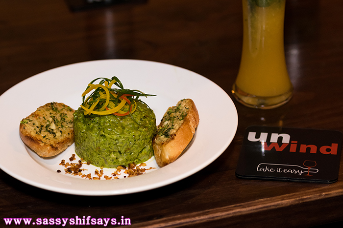 Take it easy Restaraunt, Food Blogger, Restaraunt Review, Food Review, Cocktail, Mocktail, Bar, Holli, Clutch, Shifa Merchant, Non-Veg, Vegetarian, Lifestyle, Fashion Blogger