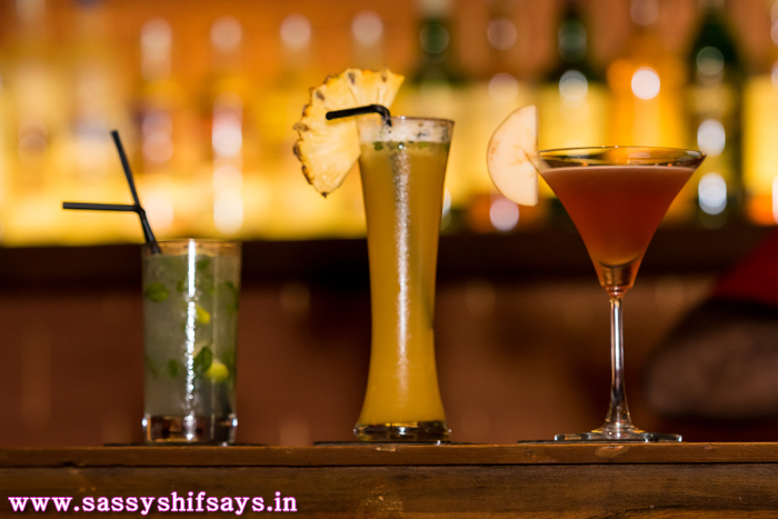 Take it easy Restaraunt, Food Blogger, Restaraunt Review, Food Review, Cocktail, Mocktail, Bar, Holli, Clutch, Shifa Merchant, Non-Veg, Vegetarian, Lifestyle, Fashion Blogger