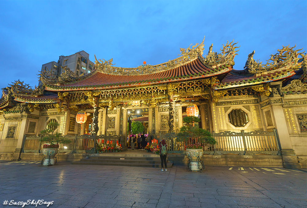 Taiwan Tourism Sassy Shif Says LUNGSHAN TEMPLE OF MANKA