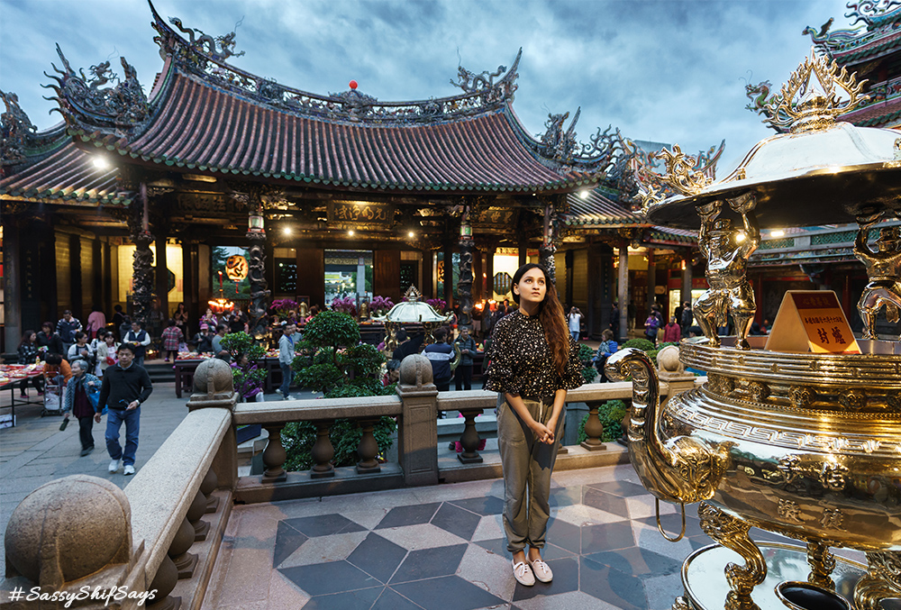 Taiwan Tourism Sassy Shif Says LUNGSHAN TEMPLE OF MANKA